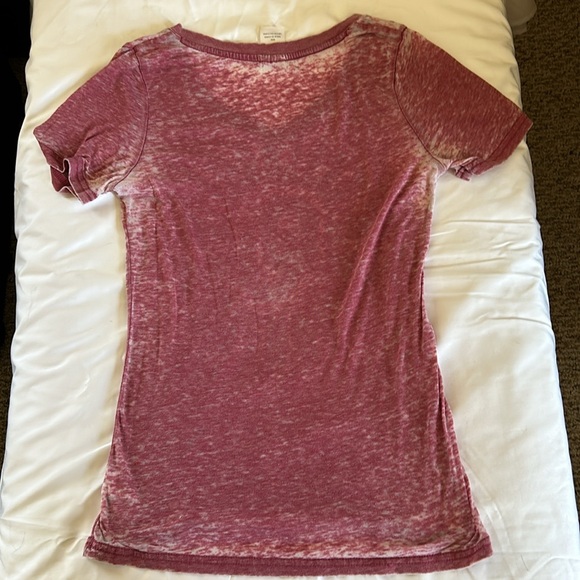 Size small t-shirt - Picture 2 of 2